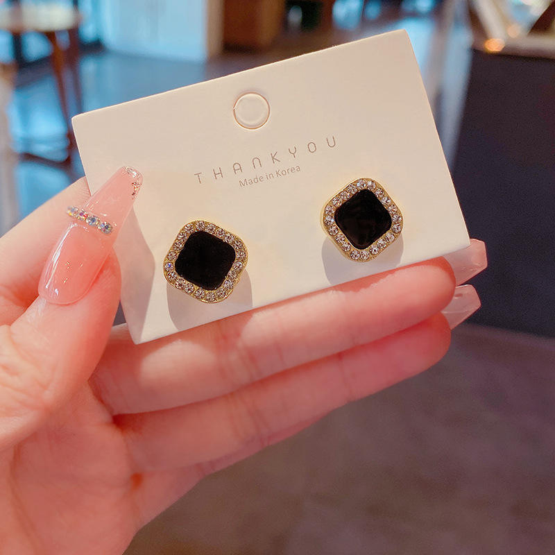 Classic diamond square earrings For Girls v2